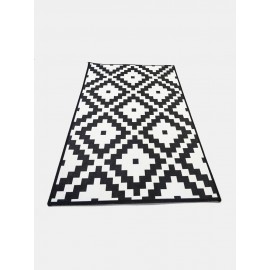 Black And White Geometric Pattern Floor Mats Flannel Water Absorption Antiskid Floor Mat Bath Room Door Mat